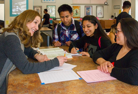 Instructor tutoring students