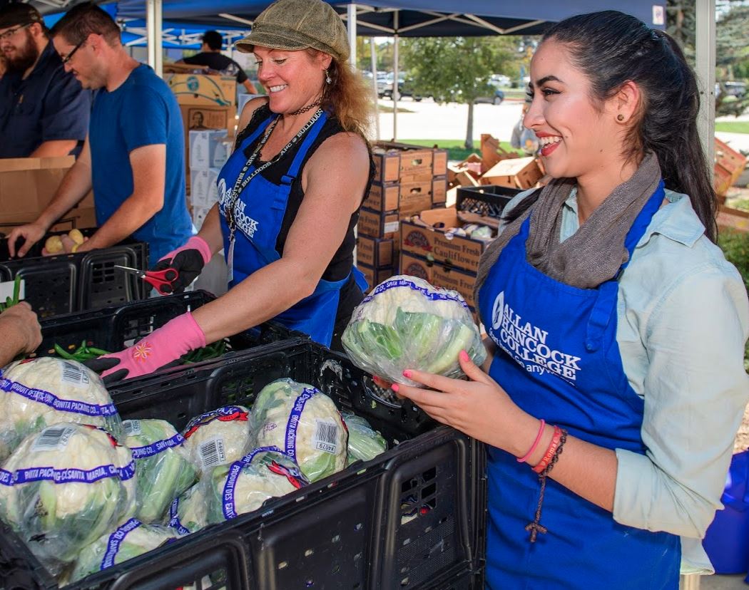 People giving out food