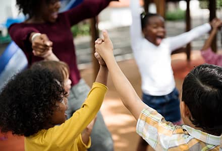 kids playing red rover